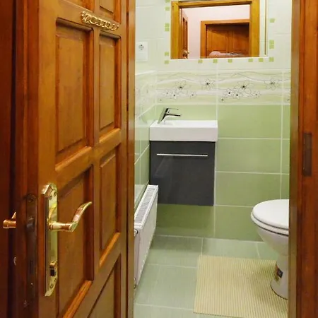 Bathory Apartman * אגר