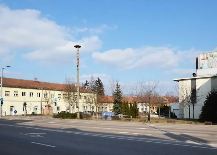 Bathory Apartman * Eger